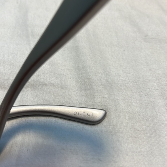 Authentic Gucci plastic frame sunglasses - Picture 8 of 9